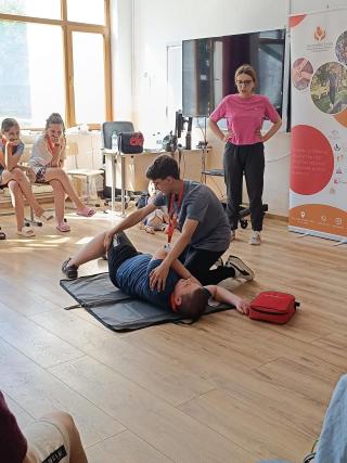 În vacanță, dar mai aproape de visurile lor: 25 de elevi, bursieri Pro Vita, au fost protagoniștii unei săptămâni speciale