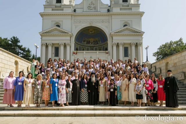 Întâlnirea Grupului Internațional de Preotese „Sfânta Nona”, la a IV-a ediție – Trei zile de comuniune, rugăciune și mărturisire la Iași