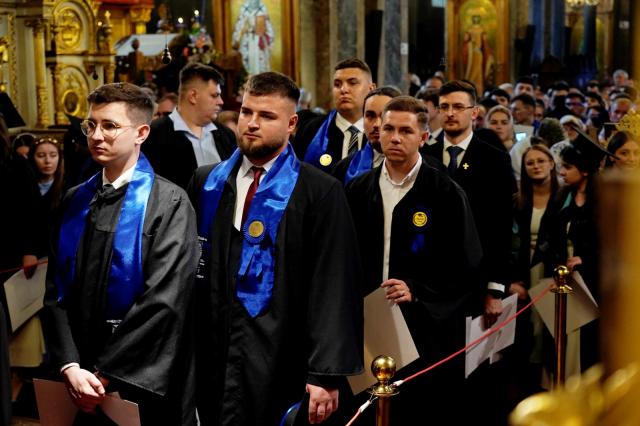 Absolvenții Promoției 2025 au depus Jurământul de credință: „Prin această mărturisire, însoțită de trăirea în inimă, vă veți mântui”