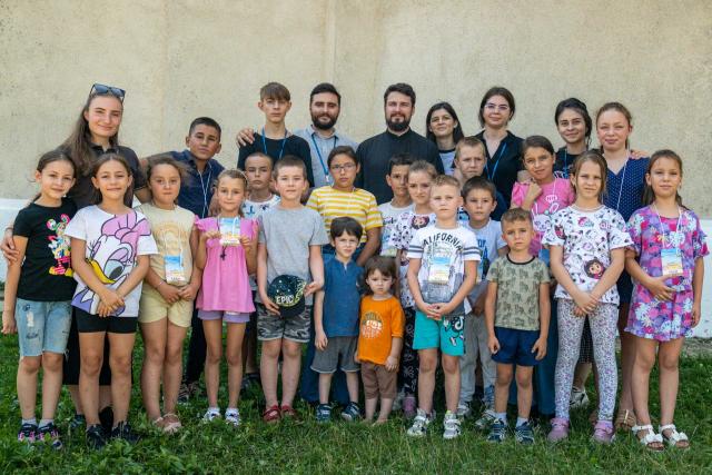 „Dă spațiu copilăriei” – construim primul loc de joacă din satul Budești | Comunicat de presă