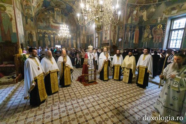 Priveghere la Mănăstirea Râmeț în cinstea Sfântului Cuvios Dometie