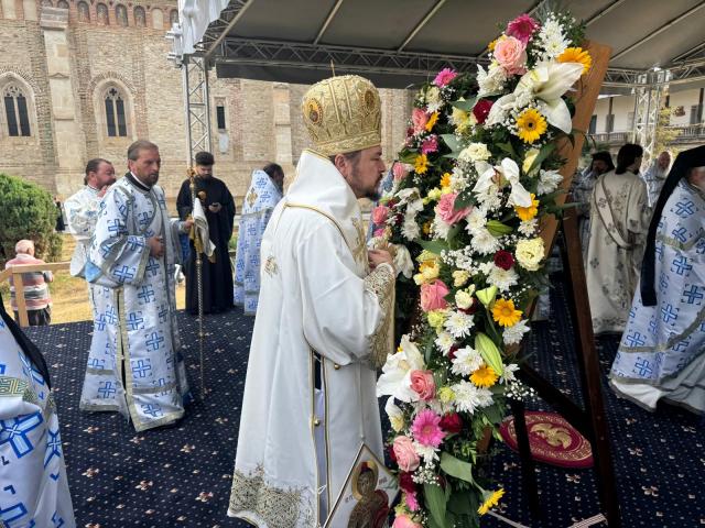 Icoana Maicii Domnului „Îndrumătoarea”, cinstită prin rugăciune și pelerinaj la Mănăstirea Neamț