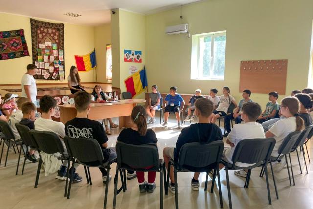 „Micii creștini, călători cu Hristos pe drumul cunoașterii” -  Școala de vară de la Parohia „Sfinții Împărați” Broscăuți