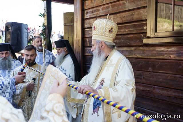 Noul paraclis al Schitului Pocrov, sfințit de doi ierarhi