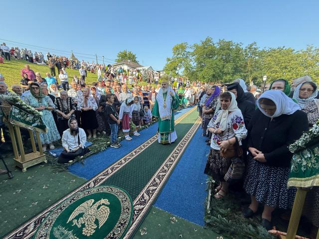 Episcopul Hușilor, acasă la Sfântul Ioan Iacob: „A fi fericit înseamnă a-l avea pe Dumnezeu”