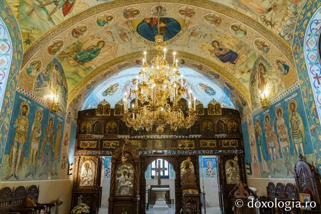 Biserica Parohiei Oneaga, ctitorie a schimonahiei Safta Brâncoveanu din 1856, a fost resfințită astăzi