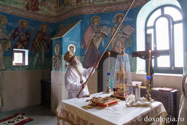 Biserica Parohiei Oneaga, ctitorie a schimonahiei Safta Brâncoveanu din 1856, a fost resfințită astăzi