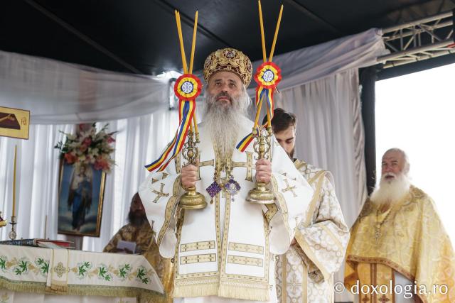 Biserica Parohiei Oneaga, ctitorie a schimonahiei Safta Brâncoveanu din 1856, a fost resfințită astăzi