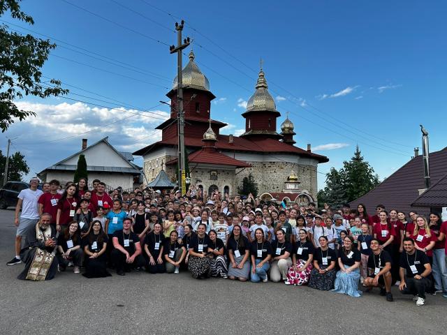Tabăra „Dăruind vei dobândi” din Filioara – o săptămână de lumină, comuniune și prietenie la Filioara