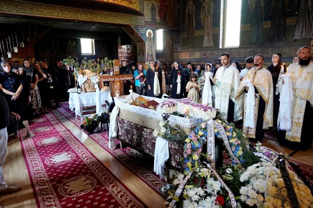 Părintele profesor Ioan Caraza a fost înhumat la Farcașa