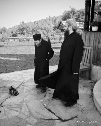 Un altfel de pelerin la Schitul Pocrov: Părintele Rafael din Grădina Maicii Domnului
