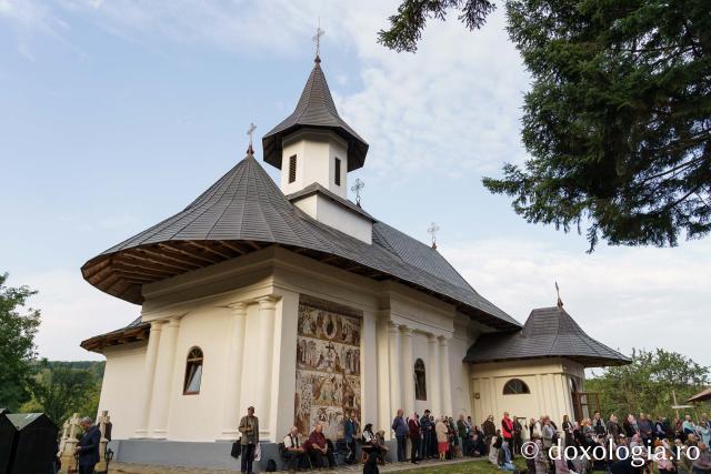 Mănăstirea Sihăstria Voronei și-a cinstit astăzi ocrotitorul, pe Sfântul Cuvios Onufrie