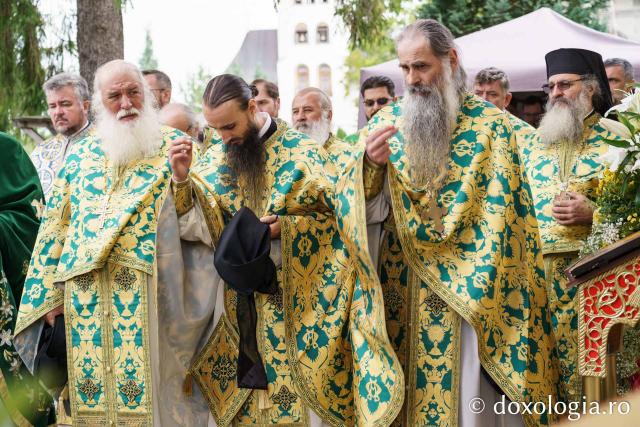Mănăstirea Sihăstria Voronei și-a cinstit astăzi ocrotitorul, pe Sfântul Cuvios Onufrie