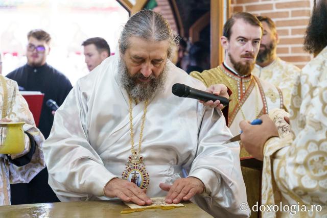 Sfințire de Altar de vară și hram la Mănăstirea „Înălțarea Sfintei Cruci” din Poiana – Brusturi