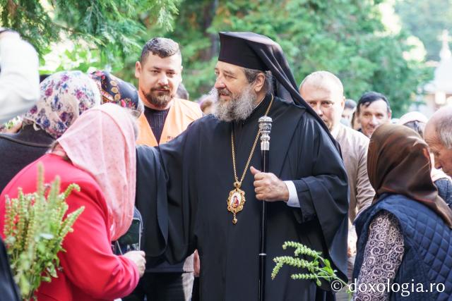 Sfințire de Altar de vară și hram la Mănăstirea „Înălțarea Sfintei Cruci” din Poiana – Brusturi
