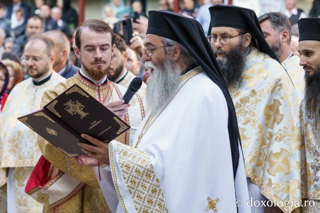 Sfințire de Altar de vară și hram la Mănăstirea „Înălțarea Sfintei Cruci” din Poiana – Brusturi