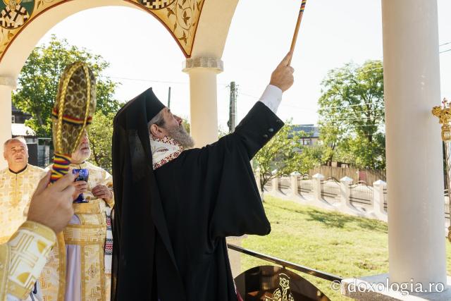 Ansamblul parohial din Dorobanț, sfințit de PS Nichifor Botoșăneanul