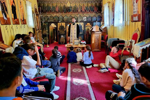 Copiii din Parohia „Sfântul Gheorghe” Șcheia, împreună în tabăra de toamnă