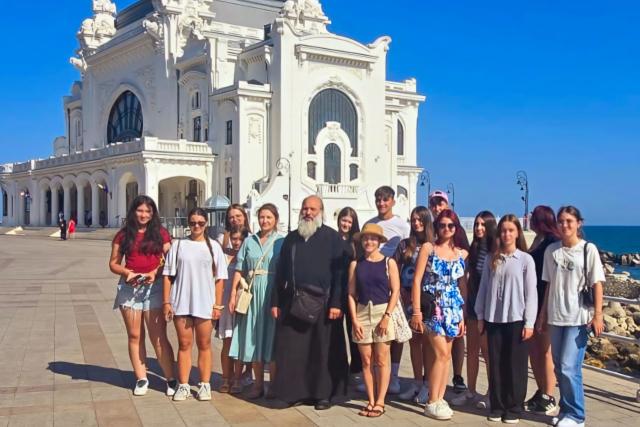 Copiii din Vorona, în tabără la mare prin proiectul „Marea Neagră: pe urmele Sfinților Străromâni”