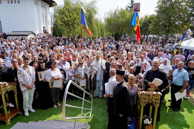Un nou lăcaș de rugăciune pentru credincioșii din Zănești, după 25 de ani de osteneală și jertfă