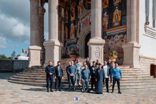 Persoane private de libertate de la Penitenciarul Iași au vizitat Mănăstirea Hadâmbu