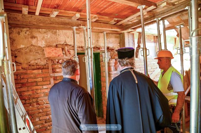 Vizită de lucru a PS Ieronim pe șantierul paraclisului episcopal din Vârșeț