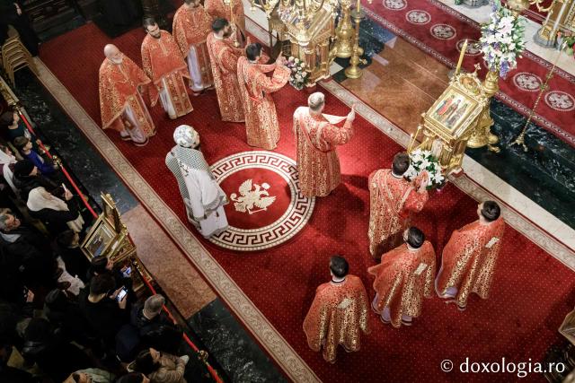 (Foto) PS Teofil Trotușanul a slujit Sfânta Liturghie în a patra zi a Hramului Sfintei Parascheva