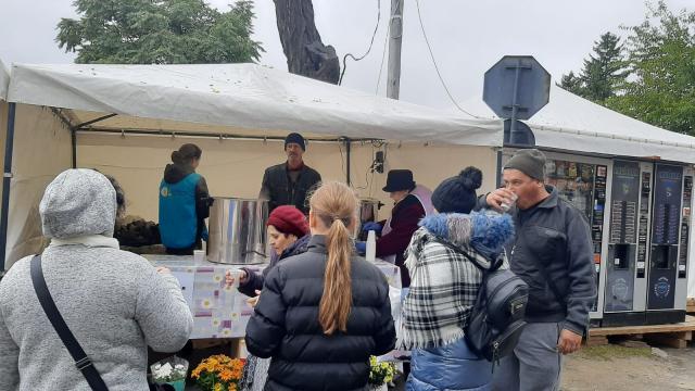 Un ceai cald, o formă de dragoste pentru pelerini