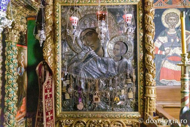 Icoana Maicii Domnului Paramythía (Mângâietoarea)