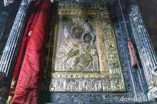 Icoana Maicii Domnului Vimatarissa (Altarița) de la Mănăstirea Vatoped