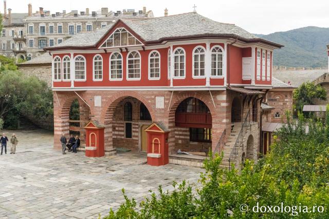 Trapeza Mănăstirii Vatoped / Foto: Pr. Silviu Cluci Trapeza Mănăstirii Vatoped