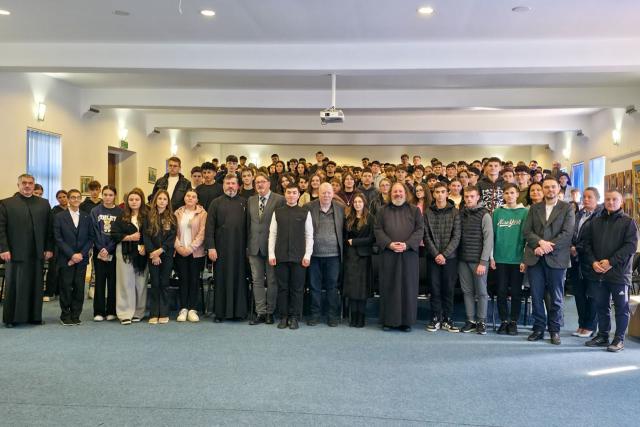 Nepotul Sfântului Dumitru Stăniloae, întâlnire cu seminariștii de la Neamț