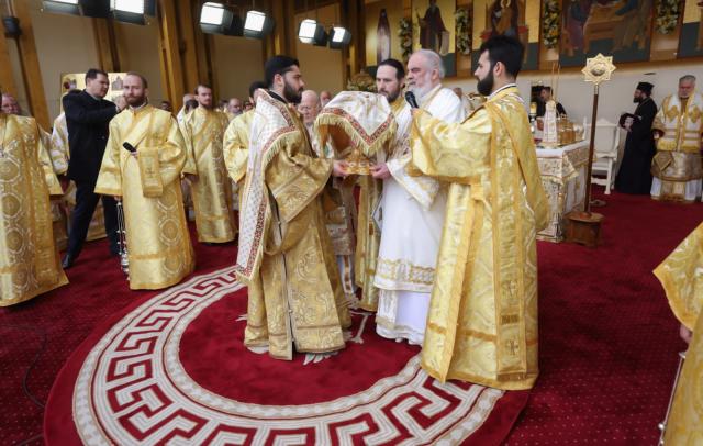 Patriarhul Ecumenic Bartolomeu I și Patriarhul Daniel au săvârșit Sfânta Liturghie la București, în cinstea Sfântului Dimitrie cel Nou