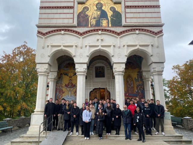 Pelerinaj al elevilor Seminarului Teologic de la Neamț, în Maramureș