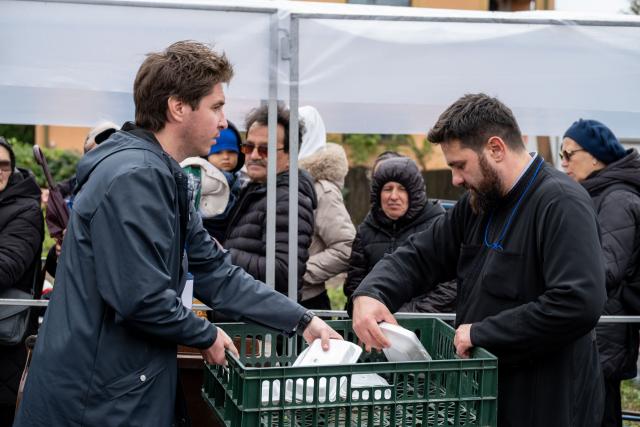Peste 300.000 de pelerini la Iași și o mare de fapte bune: bilanțul milosteniei la Hramul Sfintei Cuvioase Parascheva 2025 Peste 300.000 de pelerini la Iași și o mare de fapte bune: bilanțul milosteniei la Hramul Sfintei Cuvioase Parascheva 2025