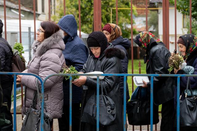 Peste 300.000 de pelerini la Iași și o mare de fapte bune: bilanțul milosteniei la Hramul Sfintei Cuvioase Parascheva 2025