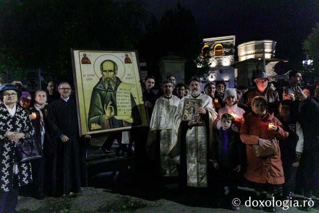 Cetatea Iașilor în sărbătoare: Sfânta Parascheva și Sfântul Grigorie Palama, purtați în rugăciune pe „Calea Sfinților”