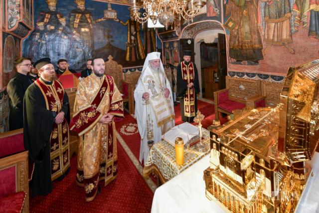 Patriarhul României a sfințit o raclă pentru moaștele Sfântului Apostol Andrei