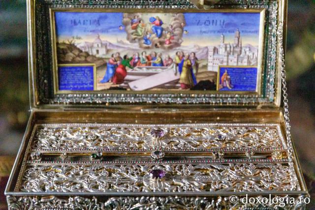 Brâul Maicii Domnului de la mănăstirea Vatoped, Athos / Foto: pr. Silviu Cluci Brâul Maicii Domnului de la mănăstirea Vatoped