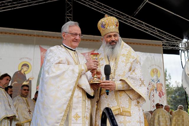 După aproape 35 de ani de lucrări, Biserica „Adormirea Maicii Domnului” Galata a primit veșmânt nou de har