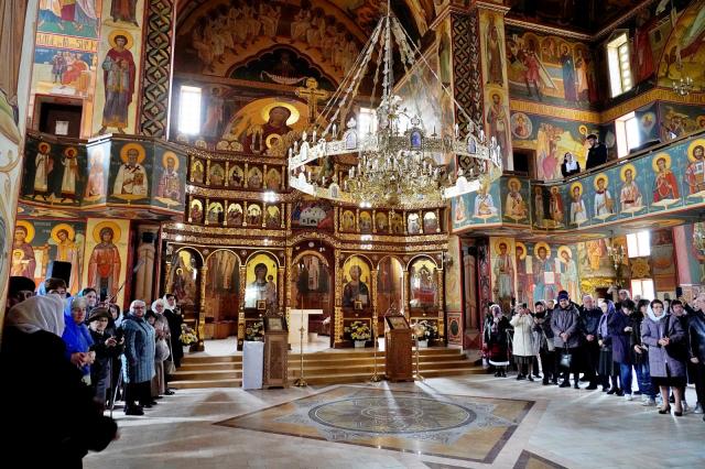 După aproape 35 de ani de lucrări, Biserica „Adormirea Maicii Domnului” Galata a primit veșmânt nou de har