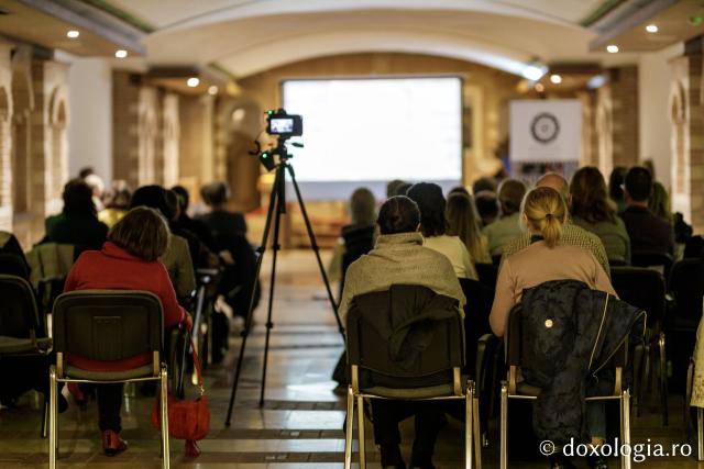 Proiecția filmelor „În căutarea Cernăuțiului lui Ciprian” și „Părintele Iraclie Porumbescu”