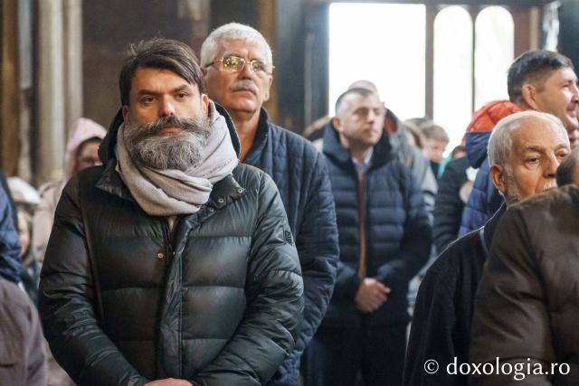 IPS Teofan, la hramul Mănăstirii Frumoasa: „ Sinții Arhangheli sunt vestitori și luptători ai mântuirii”