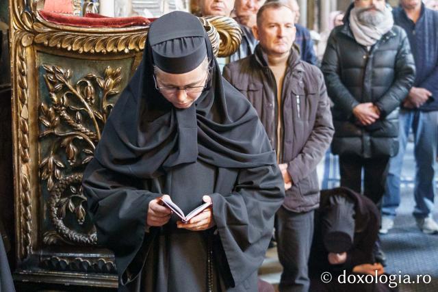 IPS Teofan, la hramul Mănăstirii Frumoasa: „ Sinții Arhangheli sunt vestitori și luptători ai mântuirii”