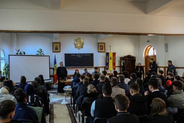 Atelier de muzică psaltică pentru tinerii din Botoșani, susținut de dirijorul Corului „Byzantion”