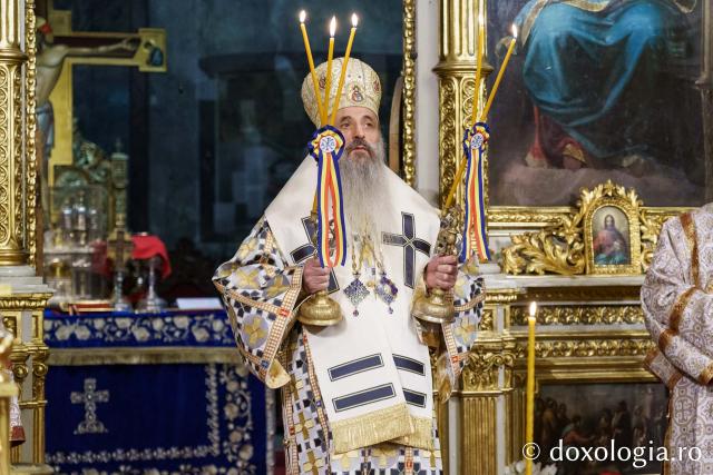 IPS Teofan a slujit Sfânta Liturghie la Catedrala Mitropolitană din Iași, de sărbătoarea Sfântului Apostol Andrei