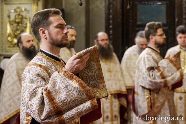 IPS Teofan a slujit Sfânta Liturghie la Catedrala Mitropolitană din Iași, de sărbătoarea Sfântului Apostol Andrei