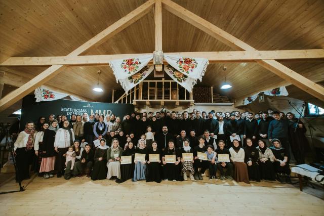 Ardealul și Moldova, unite prin cântul bizantin la Mănăstirea Oașa – Masterclass de Muzică Psaltică, ediția a III-a