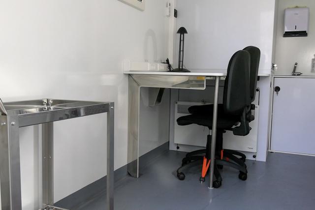 Cabinetul medical mobil al Fundației „Providența”, binecuvântat la Ansamblul Mitropolitan din Iași