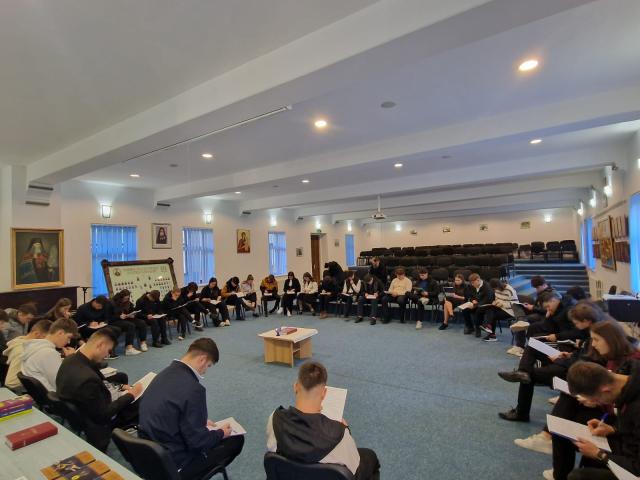 Concursul „Cercetați Scripturile…”, ediția a III-a – o chemare la lumina Cuvântului în Săptămâna Sfintei Scripturi, la Seminarul de la Mănăstirea Neamț